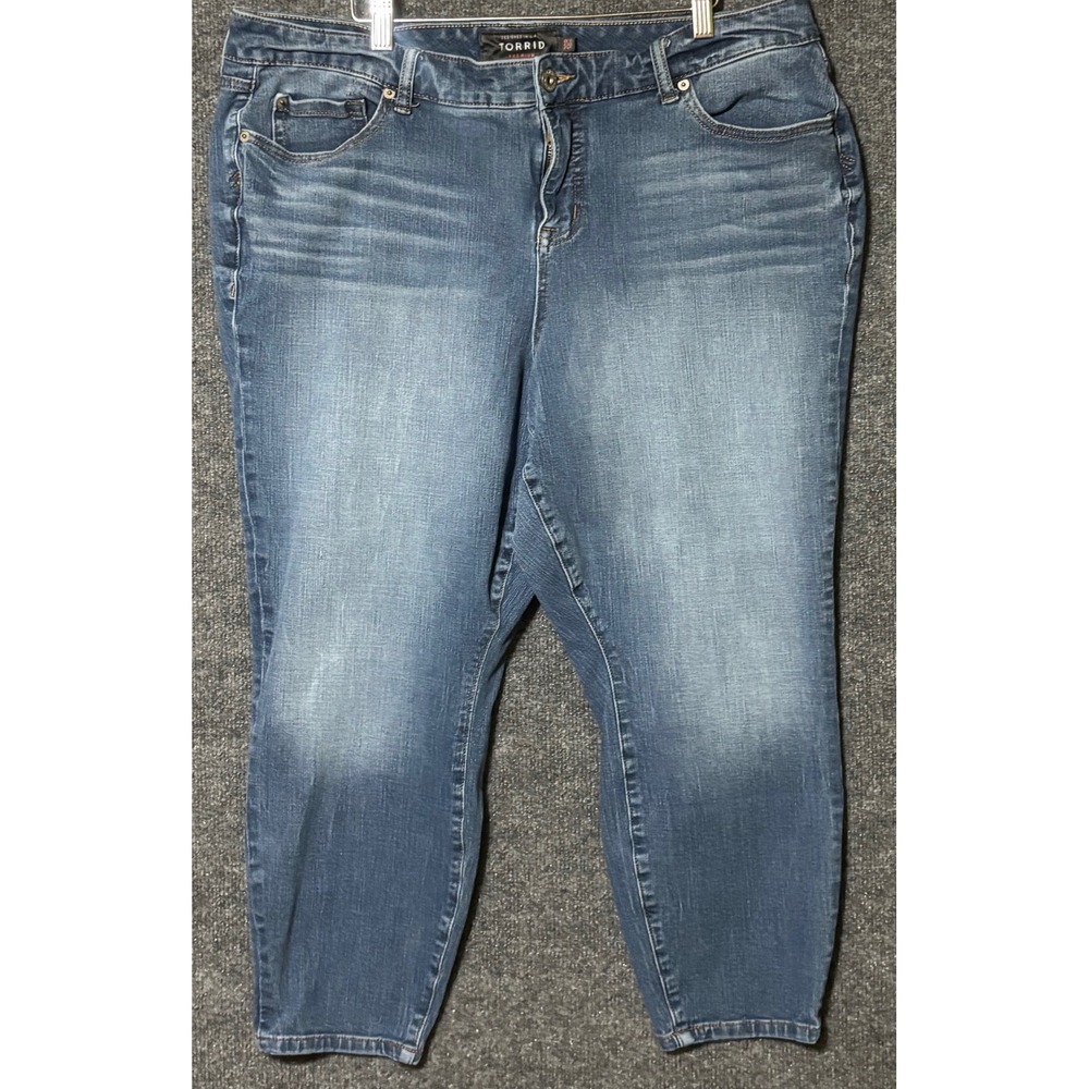 Torrid Premium High-Rise Curvy Jeans Medium Wash Blue Denim Plus Size‎ 20R